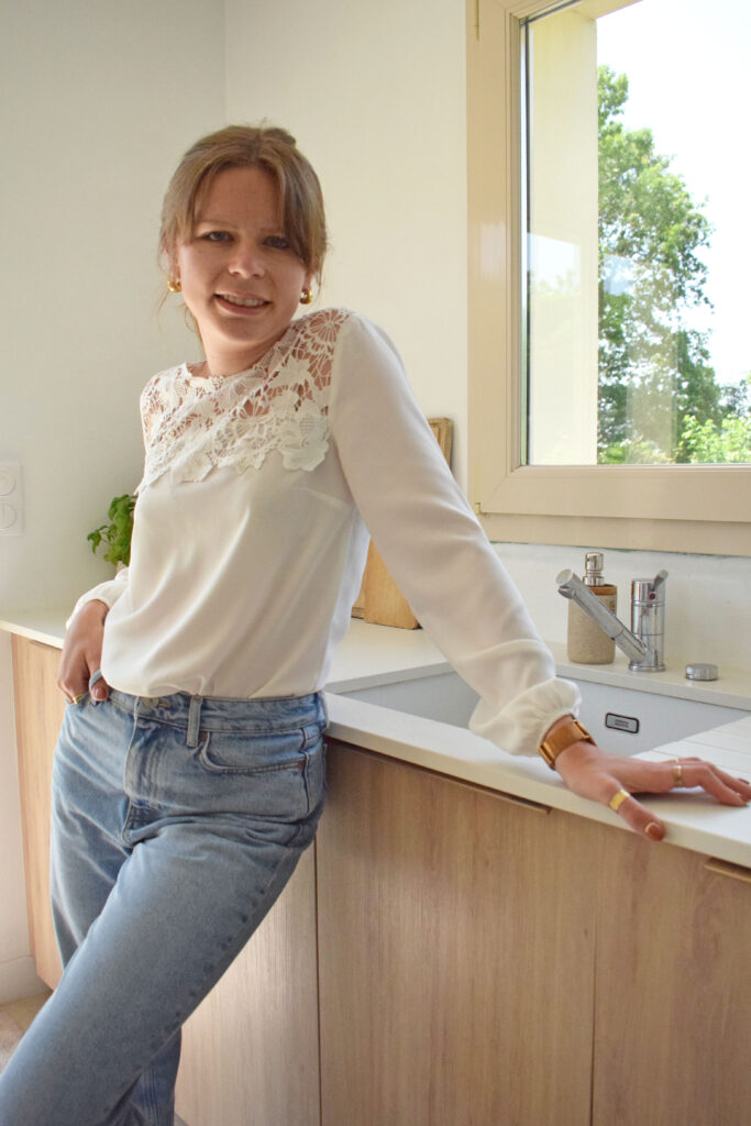 Présentation Axelle Laidet, décoratrice d’intérieur à Cholet, fondatrice d’ABL Intérieur dans sa cuisine